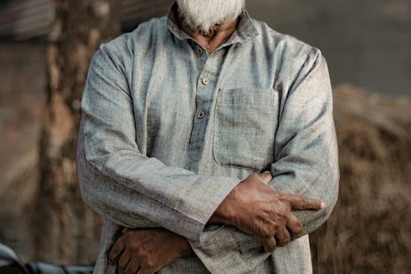 বয়স্কদের দেখাশোনা
