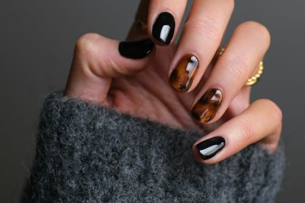 Nails/mani-pedi