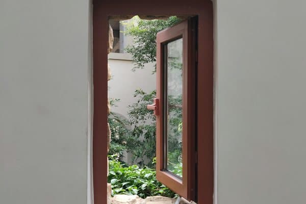 থাই অ্যালুমিনিয়াম ও গ্লাস